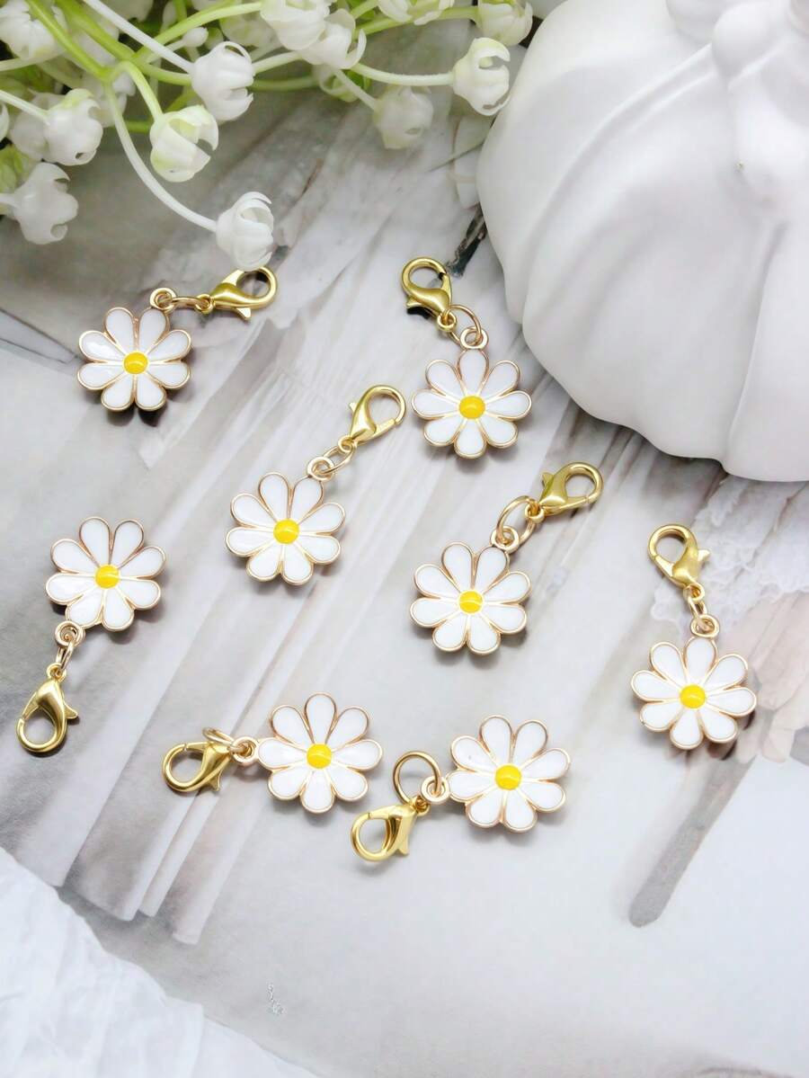 Bộ 10 móc khóa hình hoa cúc mini, móc cài hình càng cua, phụ kiện túi xách phong cách Y2K, trang trí xe hơi, phụ kiện túi xách, mặt dây chuyền ba lô, thích hợp cho trường học, quà Giáng sinh phong cách Gothic dễ thương cho mẹ, bố, quà tốt nghiệp và quà cho giáo viên. - Hoa tám cánh màu trắng - Xem 1