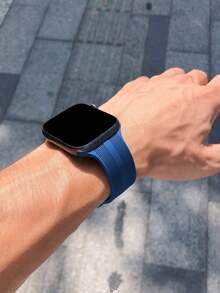 极简硅胶表带，兼容 42mm、38mm、40mm、41mm、44mm、45mm、46mm、49mm 尺寸，时尚智能手表替换表带，适用于 Series Ultra2、Ultra SE2、SE 11、10、9、8、7、6、5、4、3、2、1 等型号，男女通用，黑色，学生返校季理想礼物 - 藍色 - 查看 5