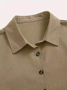 女士纯色宽松款纽扣衬衫，带口袋 - 卡其色 - 查看 4