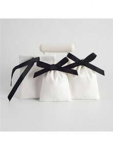 6个白色天鹅绒束口袋，配黑色丝带，8*10厘米，适用于派对、珠宝、圣诞节、情人节等场合。 - 彩色 - 查看 5