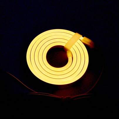 1条USB供电霓虹灯条，5V USB灯带，三键控制，色温和亮度可调，适用于情人节、派对氛围、节日装饰、卧室、万圣节、圣诞派对、毕业典礼、单身派对、嘉年华主题等场合。