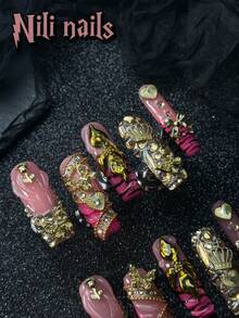 可爱的巴洛克风格美甲，10 片金色手工亚克力按压指甲，长方形指甲，玫瑰红和金色闪亮法式尖头指甲，珍珠嵌入假指甲，手绘豹纹和花朵指甲，3D 皇冠、爱心和蝴蝶，适合圣诞节使用套装，适合节日使用，适合女孩使用，搭配免费凝胶贴纸指甲锉 - 玫紅色 - 查看 7