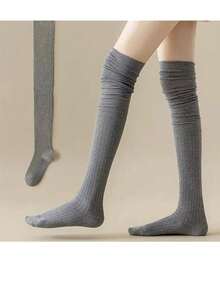 Conjunto de 4 pares de meias femininas até o joelho, meias finas de poliéster de alta elasticidade e cor sólida, adequadas para todas as estações, laváveis à máquina, ideais para uso casual ao ar livre, estilos versáteis e material altamente elástico, meias confortáveis.