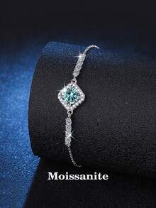 Pulsera de moda y versátil de 925 plata esterlina con 1 quilate de moissanita azul adecuada para que las mujeres la usen en ocasiones diarias, fiestas, viajes al trabajo, etc. Una excelente opción para joyería y regalos del Día de la Madre. Pulsera de strass