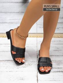 Women's Fashion, Elegant, Classic, Simple, Outdoor Plastic Slippers, Non-Slip Beach Sandals, Spring/Summer (Run Small) - Black - View 2