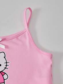 Sanrio Modny, swobodny i uroczy dwuczęściowy komplet dla dziewcząt, autoryzowany przez Sanrio, składający się z kamizelki i spodni z nadrukiem Hello Kitty, odpowiedni do noszenia w domu latem