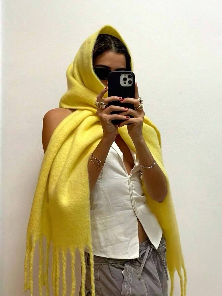1件装女士秋冬新款毛绒流苏围巾，保暖舒适大披肩，防风保暖，适合户外活动，简约百搭，日常搭配连衣裙也同样适用。