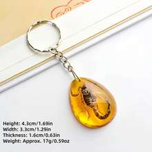 1 Piece Luminous Imitation Amber Scorpion Pattern Keychain - Luminous Resin Keychain Pendant - High Transparency Resin Synthetic Amber Design, Glows At Night, Fluorescent, Halloween Gift, Back-To-School Gift, Nature Theme Gift, Party Gift, Unisex, Outdoor Enthusiast, Lightweight And Durable, Car Decoration, Car Key Pendant |   Bag Pendant |   Fun Accessory, An Ideal Gift Choice For Friends, Couples, And Family Members - 琥珀色 - 查看 2