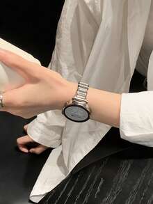 18mm/20mm/22mm 不对称金属表带 - 时尚替换表带,兼容三星 Galaxy Watch 7/6/5/4(40mm/44mm)、Galaxy Watch 5 Pro、Galaxy Active 2、Watch 6/4、GT6/GT5/GT4/GT3/GT2 Pro,蝴蝶扣设计,舒适耐用,男女通用 - 銀色 - 查看 3