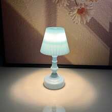 1 Stück Europäischer Retro Mini Tischlampe - Warmweiße LED Beleuchtung Nachtlicht, batteriebetriebene Lampe mit weichem Licht zum Schutz der Augen, Dekoration für Feiertage, Partys, perfektes Geburtstagsgeschenk, Palast-Stil Lampe, Schlafzimmerdekoration - Blumen Atmosphäre Licht, ideale Schreibtisch- und Nachttischdekor, Geschenk für Vater-/Muttertag, Büro Dekoration Lampe, für Schlafzimmer, Zimmer, Wohnzimmer, Küche, Schreibtisch, Hochzeit, Wohndekoration, INS-Stil dekorative Lampe, einfach kreative Blütenknospen Mini Tischlampe