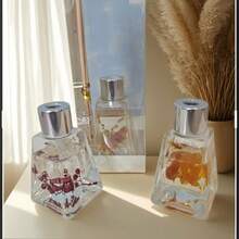 50ml Modern Aesthetic Reed Diffuser With Dried Blooms - Thoughtful Gift For Home Office Use.