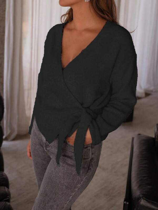 2025 Autumn And Winter Fashion Hot Products Daily Leisure Commuting Street Cute Home Solid Color Fine Fleece Knotted Cross Ladies Sweater