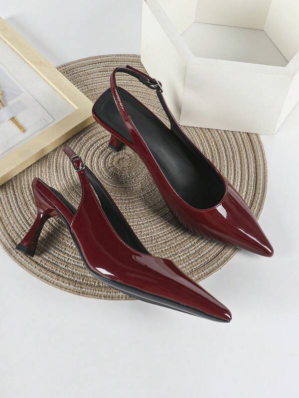 Décolleté donna tacco alto bordeaux, autunno/inverno 2025, scarpe eleganti con punta affusolata e cinturino, stiletti in pelle verniciata, tacco a rocchetto, eleganti