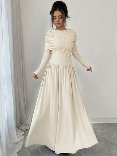 女士优雅长袖褶皱低腰修身A字连衣裙，杏色，高端大气，适合日常、通勤、派对、约会、节日等场合。