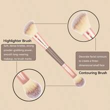 فرشاة تحديد الوجه ذات طرفين 2 في 1 - شعيرات ناعمة ذات طرف مائل، قطعة واحدة للخدود والبرايتنر، أداة مكياج جديدة