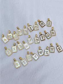 1 Piece Fashionable Stainless Steel Square Pendant Shell. 26 English Letters A-Z, Necklace, Non-Fading, Suitable For Ladies' Daily Wear.