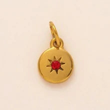 قطعة واحدة من قلادة بنمط نجمي من الزركونيا تمثل الأشهر الاثني عشر للميلاد، مناسبة لصنع قلائد DIY، أساور، أقراط، سلاسل حقائب، مفاتيح. مصنوعة من الفولاذ المقاوم للصدأ مع زركونيا ملونة ومطلية بالذهب عيار 18 قيراط، ويمكن شراؤها كهدية للزوجات والأمهات والصديقات وكإكسسوارات مجوهرات للنساء وإكسسوارات DIY وإكسسوارات سلاسل المفاتيح وغيرها