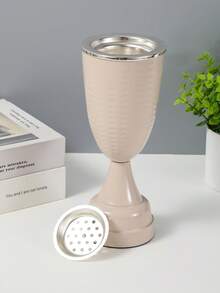 هذا موقد البخور الحديدي ذو القاعدة العالية بتصميم بسيط وأنيق، مناسب لديكور المنزل. سواء تم وضعه في غرفة النوم أو غرفة المعيشة (كديكور مركزي) أو المكتب أو استوديو اليوغا أو مكان الحفلات، فإنه يمكن أن يخلق جوًا أنيقًا. يمكن استخدامه كديكور للأعياد، هدية عيد، هدية عودة إلى المدرسة، هدية تخرج أو هدية شتوية. إنه هدية مثالية للأصدقاء الإناث. ديكور الخريف