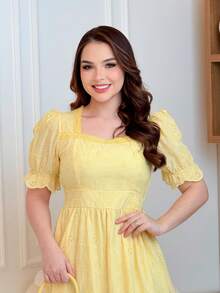 Elegant 3D Embroidered Laise Midi Dress In 100% Cotton With Puff Sleeves And Flared Skirt - 奶油黃 - 查看 4