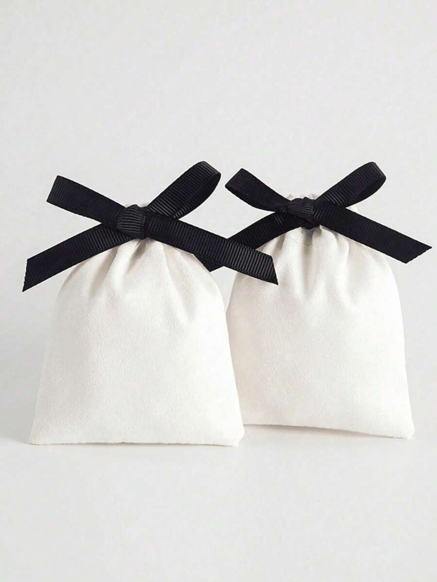 6个白色天鹅绒束口袋，配黑色丝带，8*10厘米，适用于派对、珠宝、圣诞节、情人节等场合。 - 彩色 - 查看 1