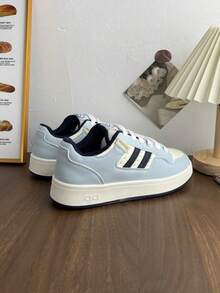 1 Pair Women's Non-Slip, Durable, Lightweight, Fashionable Casual White Sneakers, Outdoor Lace-Up Patchwork Flat Shoes For Indoor & Outdoor Wear