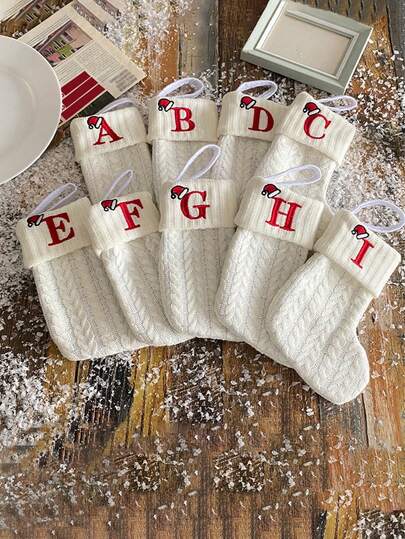 1 pieza Medias navideñas de punto con monograma, Medias colgantes con letras inglesas pequeñas de Navidad, Medias colgantes de doble cara para la chimenea, Decoraciones de fiesta de Navidad, Regalos de fiesta, Favores de fiesta, Medias personalizadas con inicial, Decoraciones de árbol de Navidad, Decoraciones navideñas para el hogar, Regalos de Navidad, Decoración navideña, Decoración del hogar para el Año Nuevo 2026, Decoración de invierno