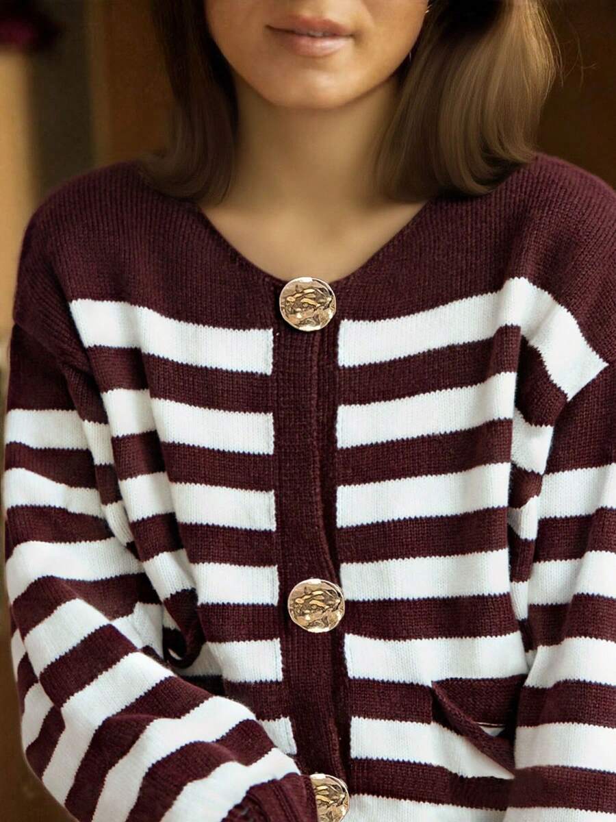 Women's Autumn And Winter Fashion Retro Round Neck Long Sleeve Short Knitted Cardigan, Striped Color Blocking And Rolled Edge Design, Double Pockets, Large Metal Buttons, Elegant And Casual Daily Top.