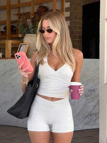 Spicy Girl Solid Color Halter Back Yoga Set Fitness Workout Shorts Two-Piece Set - 白色 - 查看 7