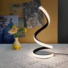 Oval Metal USB Desk Lamp, USB Powered Lighting Fixture, Oval Shape, Desktop Decor, Office Night Light/Decorative Lamp/Table Lamp, Suitable For Room/Living Room/Study/Bedroom/Office/Indoor, Ideal Holiday Gift/Valentine's Day/Christmas/Halloween/Birthday Gift For Family And Friends