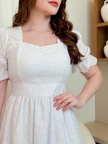 Elegant 3D Embroidered Laise Midi Dress In 100% Cotton With Puff Sleeves And Flared Skirt - 白色 - 查看 3