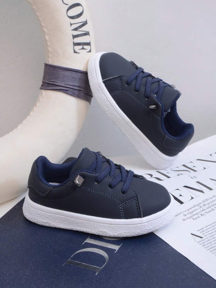 1 Paio di Sneaker Minimaliste per Bambini in Materiale PU, Decorazione con Lacci, Alla Moda e Confortevoli, Antiscivolo e Durevoli, Scarpe da Passeggio Leggere per Bambini, Adatte per Uso Quotidiano e Attività Fisica - Blu Navy - Visualizzare 1