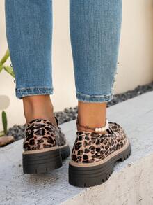 Thick Sole Wide Fit Round Toe Slip-On Loafers, Outdoor Travel Vacation Bicolor Casual Shoes, Leather Upper Comfortable Lining Elegant Popular Item, Wide Fit College Style Plus Size Student Shoes. This Item Has A Thick Sole And Wide Fit, Please Refer To The Size Chart In The Details Page And Order A Half Size Up If Your Feet Are Narrow. - Brown - View 5