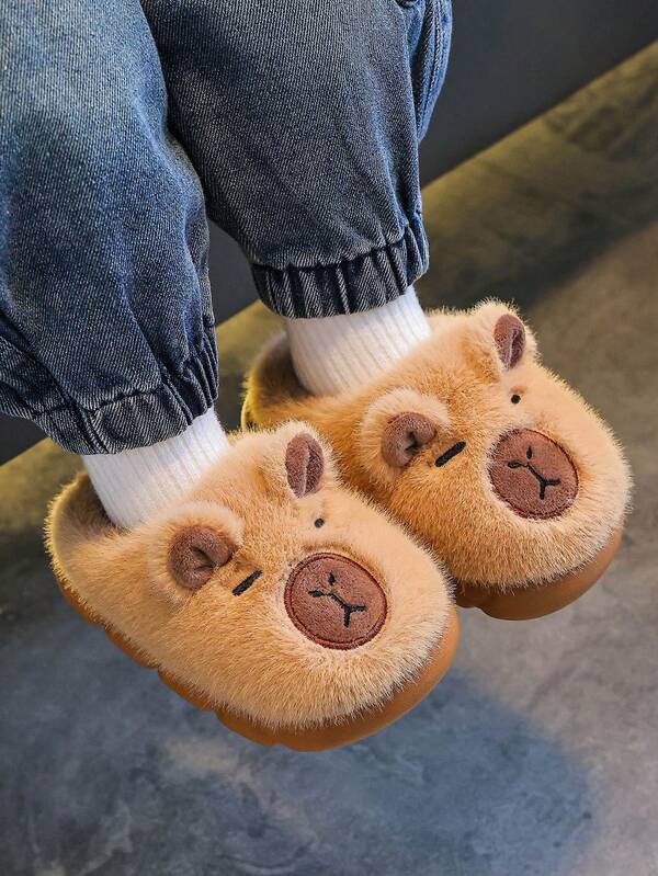 O pereche de papuci de pluș calde pentru copii, drăguți, cu desene animate Capybara, toamna și iarna, casual și confortabili, cu fund moale antiderapant