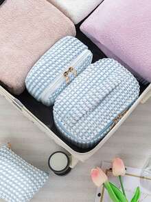 1 Pink Velvet Material Cosmetic Bag Travel Portable Storage Bag, Women's Cosmetic Bag Lipstick Bag, Travel Cosmetic Bag Storage Bag, Polka Dot Pattern Large Capacity Cosmetic Storage Bag, Toiletry Bag Large Capacity Velvet Storage Bag