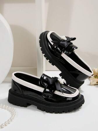 New Fashionable Cute Bow Pearl Decor Black Loafers, Round Toe, Non-Slip, Comfortable & Versatile Girls Shoes, Suitable For Outdoor, Daily, Party, School In Spring And Autumn