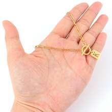 1件经典简约方形字母吊坠，金色不锈钢回形针链项链，女士款 - 金黃色 - 查看 3