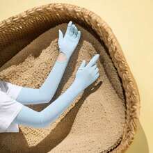 1pc New Style Women's Long Sun Protection Gloves For Summer. These Ice - Silk Arm Sleeves Can Block Ultraviolet Rays. They Are Suitable For Cycling And Driving, With Anti - Slip And Touch - Screen Functions. They Are Extra - Long To Cover The Arms And Perfect For Outdoor Use