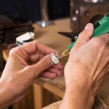 1 set di utensili rotanti wireless verdi con 105 pezzi di accessori - mini smerigliatrice ideale per incisione, taglio, foratura, lucidatura, pulizia, artigianato e progetti fai-da-te