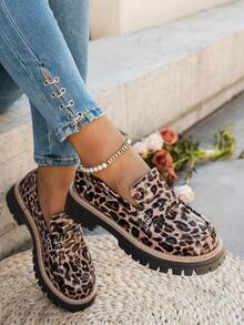 Thick Sole Wide Fit Round Toe Slip-On Loafers, Outdoor Travel Vacation Bicolor Casual Shoes, Leather Upper Comfortable Lining Elegant Popular Item, Wide Fit College Style Plus Size Student Shoes. This Item Has A Thick Sole And Wide Fit, Please Refer To The Size Chart In The Details Page And Order A Half Size Up If Your Feet Are Narrow. - Brown - View 4