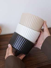 1pc Minimalist Striped Ceramic Bowl, Layered-Stripe Yoghurt Bowl, Salad Bowl, Fruit Bowl, Pudding Dessert Bowl. Suitable For Everyday Household Tableware, Dessert Cake Baking Bowl, Oatmeal Yoghurt Bowl. Ideal As A Gift Or Festive Decoration.