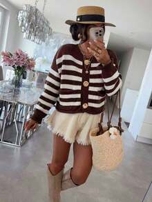 Women's Autumn And Winter Fashion Retro Round Neck Long Sleeve Short Knitted Cardigan, Striped Color Blocking And Rolled Edge Design, Double Pockets, Large Metal Buttons, Elegant And Casual Daily Top.