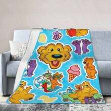 Bear In The Big Blue House Soft Flannel Blanket - Cozy All-Season Gift Blanket With Playful Bear & Friends Design, Perfect For Home Decor, Office, Or Travel, Allseason Blanket |   Playful Design |   Polyester Blend, Bear Blanket - 280GSM It's An Interesting Gift For Birthdays, Christmas, Halloween, Thanksgiving And New Year For Female Family Members, Friends, Classmates, Best Friends And Boyfriends And Girlfriends. It's Suitable For Napping, Camping And Cute Home Decoration And For Pet For All Seasons, Machine Washable. Applicable For Sofa, Bedding, Office, Also Suitable For Camping And Travel, An Ideal Gift For Birthdays And Holidays. - 如圖所示 - 查看 6
