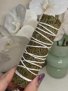 Incienso natural de Cupressus Torulosa, purifica el espacio y ayuda a la meditación