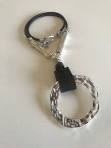 1pc Fashion Cross Classic Necklace, Gothic Style Leather & Metal Silver Tone Pendant Necklace, Suitable For Party, Gathering, Birthday Gift, Daily Wear