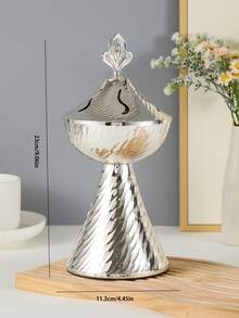 موقد بخور بسيط ذو نمط قماش المبرد (يعمل أيضًا كموزع عطور وأداة موقد) مناسب لديكور المنزل. سواء تم وضعه في غرفة النوم أو غرفة المعيشة (كديكور مركزي) أو المكتب أو استوديو اليوغا أو مكان الحفلات، فإنه يمكن أن يخلق جوًا أنيقًا.