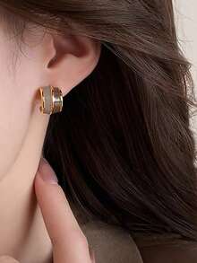 3 Pairs Minimalist Elegant Vintage French Chic Asymmetrical Drip Oil Geometric Design Sophisticated Mini Earrings Set, Suitable For Daily Wear, Commute, Casual, Autumn/Winter - Brown - View 9