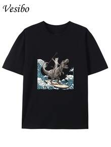 Camiseta Gráfica Vesibo para Hombre con Diseño Divertido de Dinosaurio vs. Gato Surfista - 100% Algodón, Cuello Redondo, Color Beige Claro, Camiseta Casual de Manga Corta para Verano - Negro - Ver 3