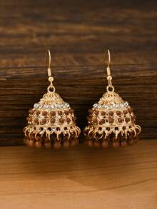 这款优雅的孔雀造型吊坠耳环，饰以色彩缤纷的串珠和流苏吊坠，并点缀着奢华的水钻铃铛，融合了印度和巴基斯坦传统耳环的风格，尽显波西米亚风情。它适合女性日常佩戴，也适合婚礼、节日、派对、约会等场合，同时也是一份精美的珠宝礼物。 - 鳥籠型 - 查看 17