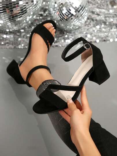 1 双优雅纯色天鹅绒粗跟凉鞋，时尚夏季度假高跟鞋，适合青少年