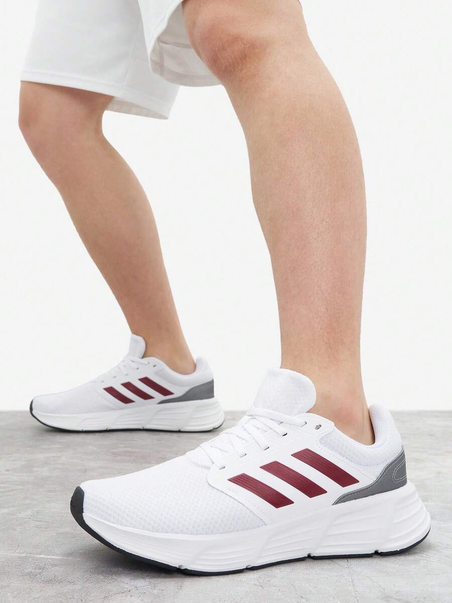 Scarpe da corsa da uomo Adidas Galaxy 6 M, semplici, sportive, annodate, per palestra e fitness, primavera/estate - Bianco e granato - Visualizzare 1